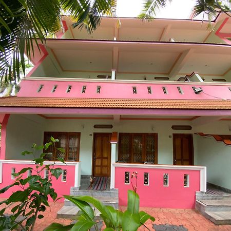 Packbag Comfort Bed & Breakfast Kovalam Exterior photo