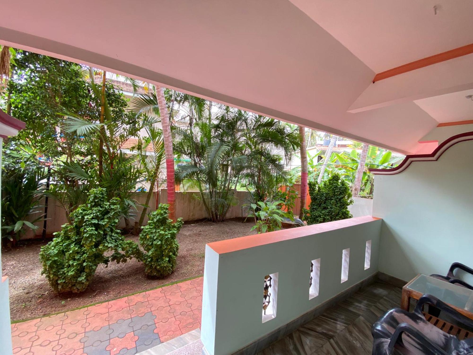 Packbag Comfort Bed & Breakfast Kovalam Exterior photo