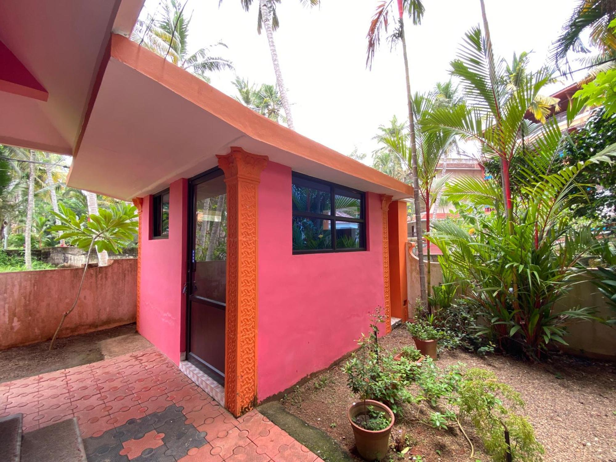 Packbag Comfort Bed & Breakfast Kovalam Exterior photo