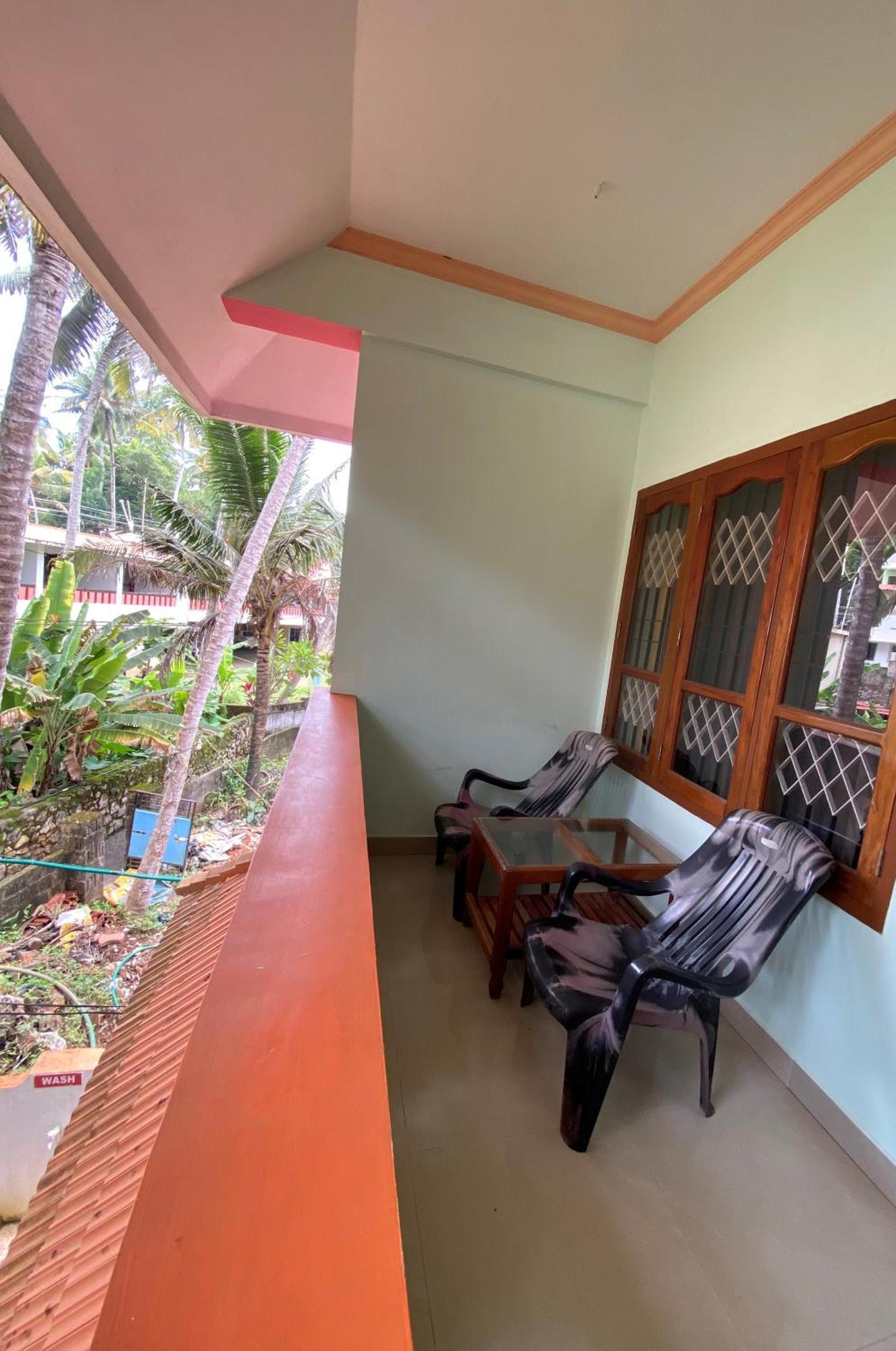 Packbag Comfort Bed & Breakfast Kovalam Exterior photo