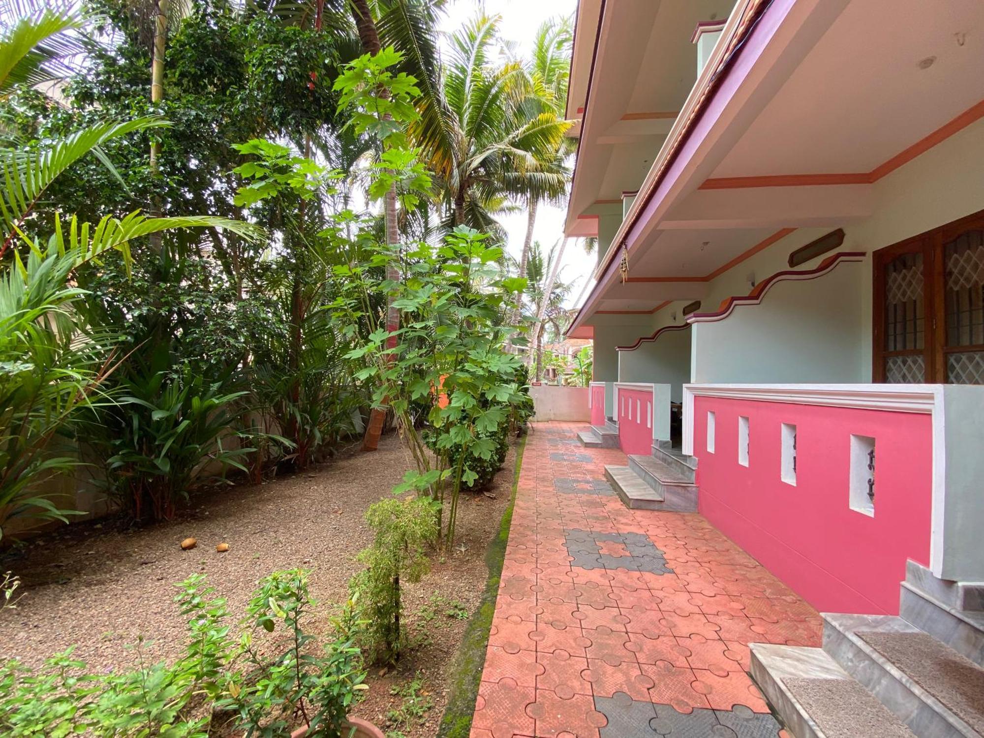 Packbag Comfort Bed & Breakfast Kovalam Exterior photo