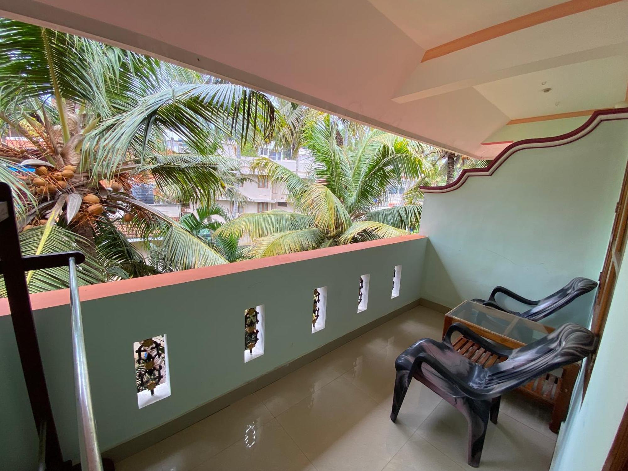Packbag Comfort Bed & Breakfast Kovalam Exterior photo